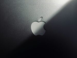 apple logo on Macbook